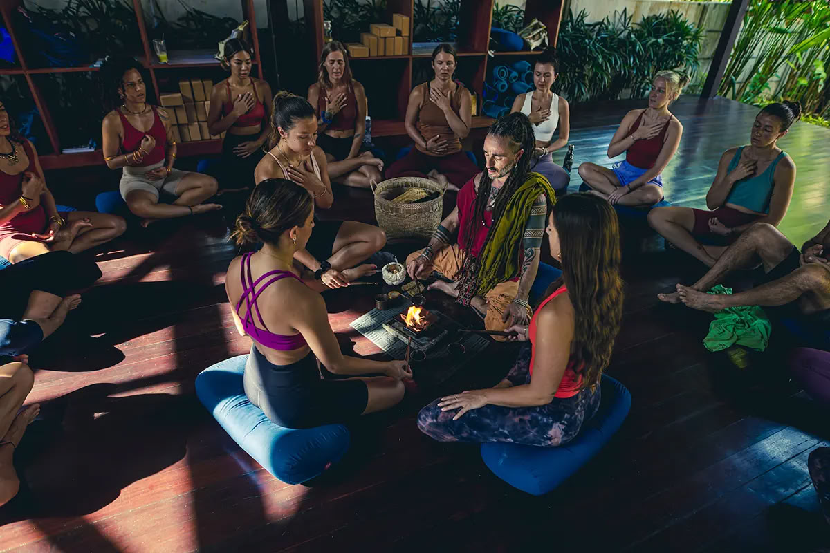 Entrenamiento de Profesor de Yoga de 50 horas