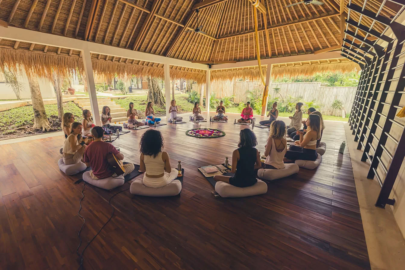 Formación de Profesores de Yoga de 300 Horas Elements