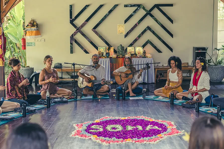 Lucidflow 100h de 300h ytt - Formación de Profesores de Yoga en Bali