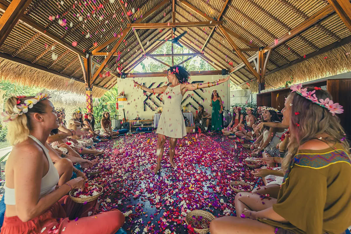 Lucidflow 100h de 300h ytt - Formación de Profesores de Yoga en Bali