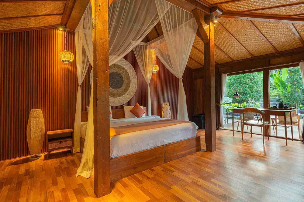 Lucidflow 100h de 300h ytt - Formación de Profesores de Yoga en Bali