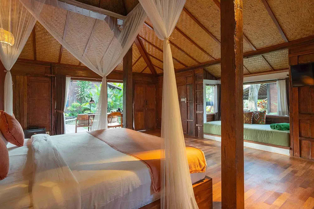 Lucidflow 100h de 300h ytt - Formación de Profesores de Yoga en Bali
