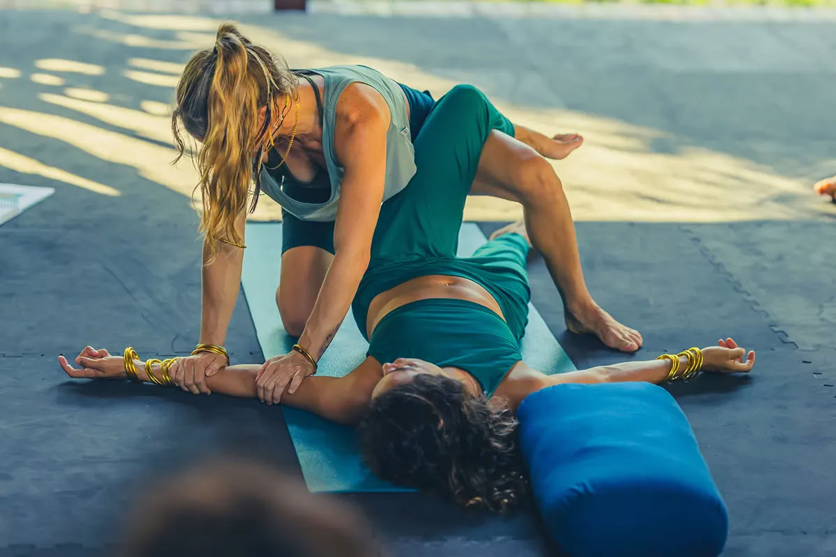 Lucidflow 100h de 300h ytt - Formación de Profesores de Yoga en Bali