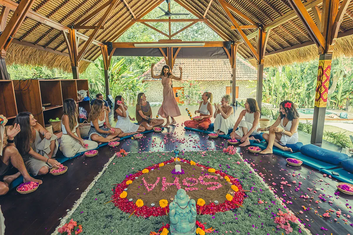 Lucidflow 100h de 300h ytt - Formación de Profesores de Yoga en Bali
