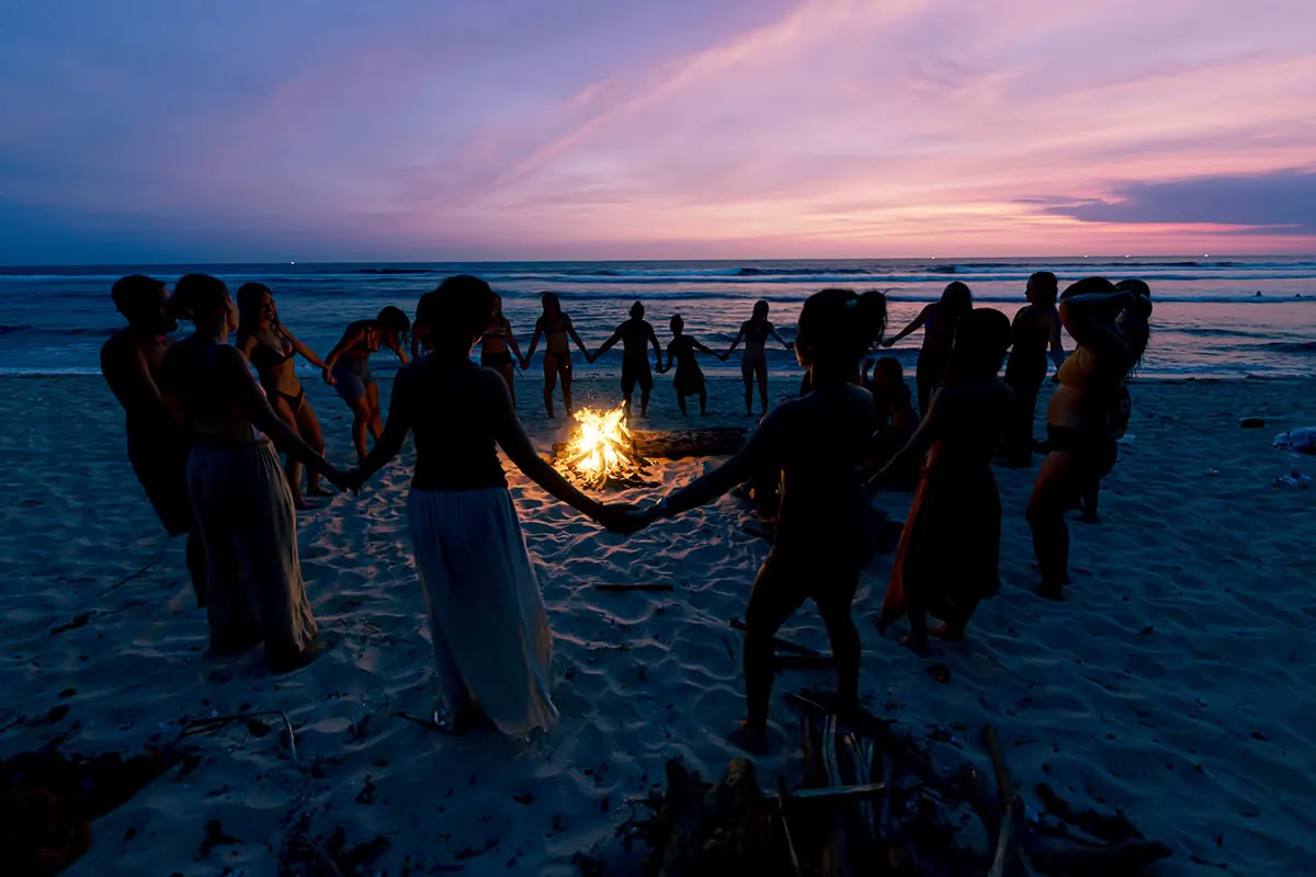 Lucidflow 100h de 300h ytt - Formación de Profesores de Yoga en Bali