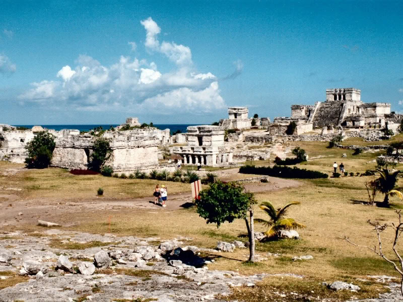 Arrecifes de coral y acantilados en Isla Mujeres