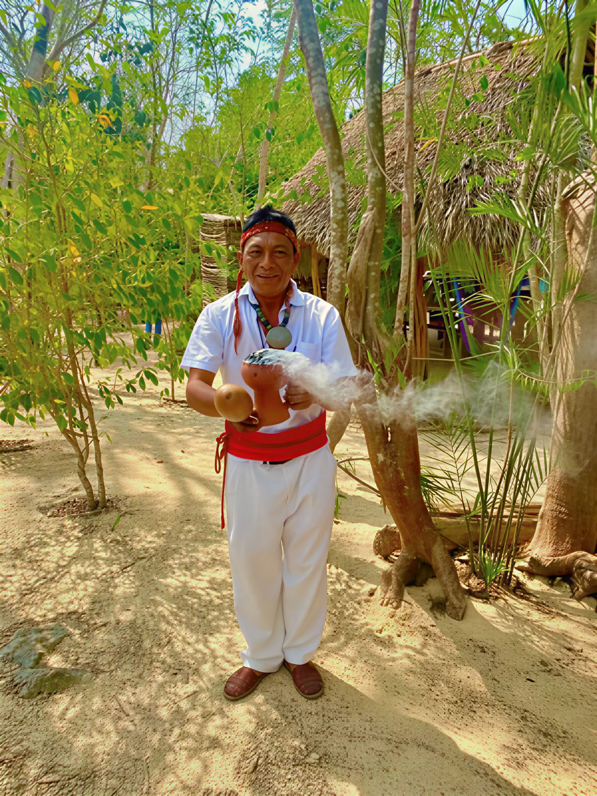 Coba y Encuentro con un Sanador Maya