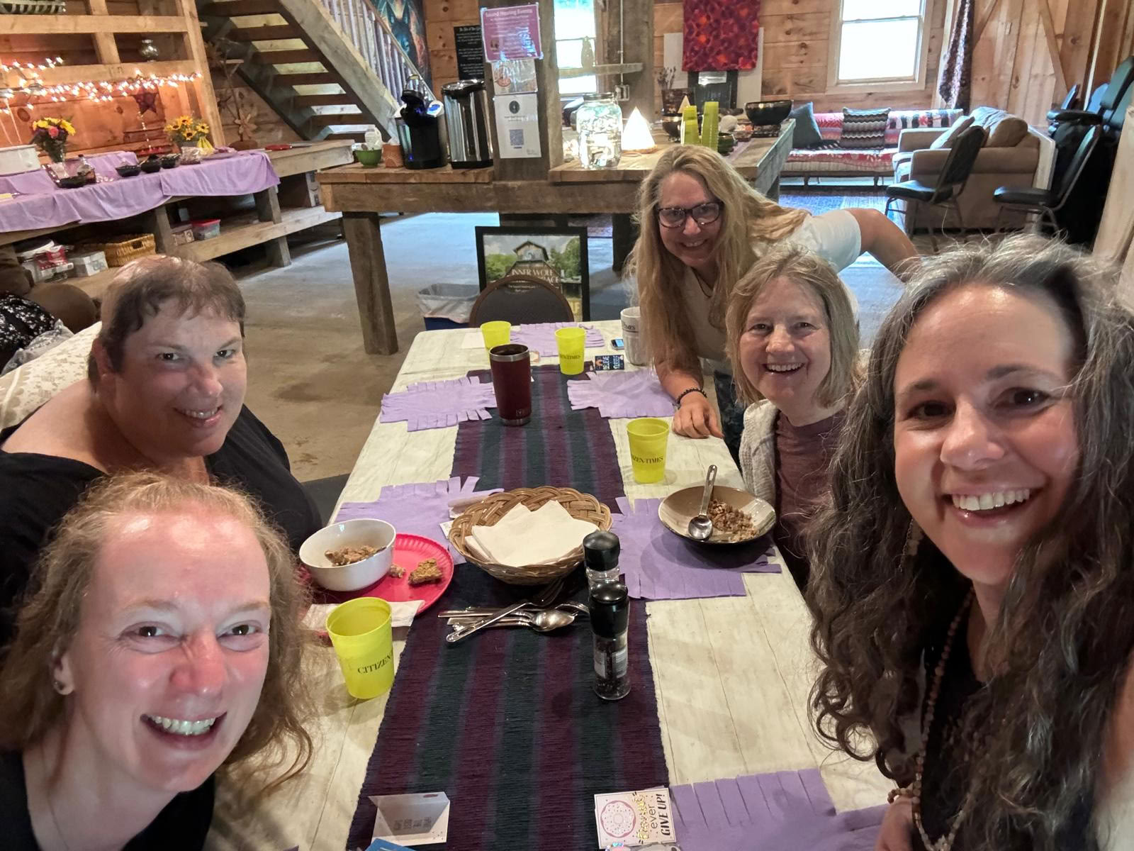 3 Day Gentle Return to Presence: Un retiro de descanso y sonido para mujeres cerca de Asheville, NC