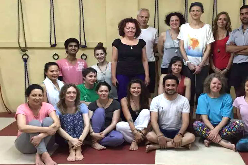 10 Días Retiro de Yoga Iyenger