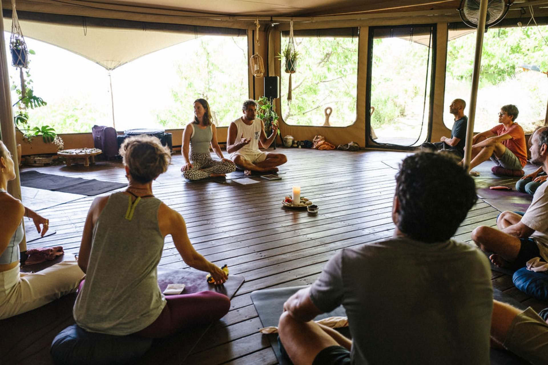 Mountain & Sea Retreat | Capas del Ser