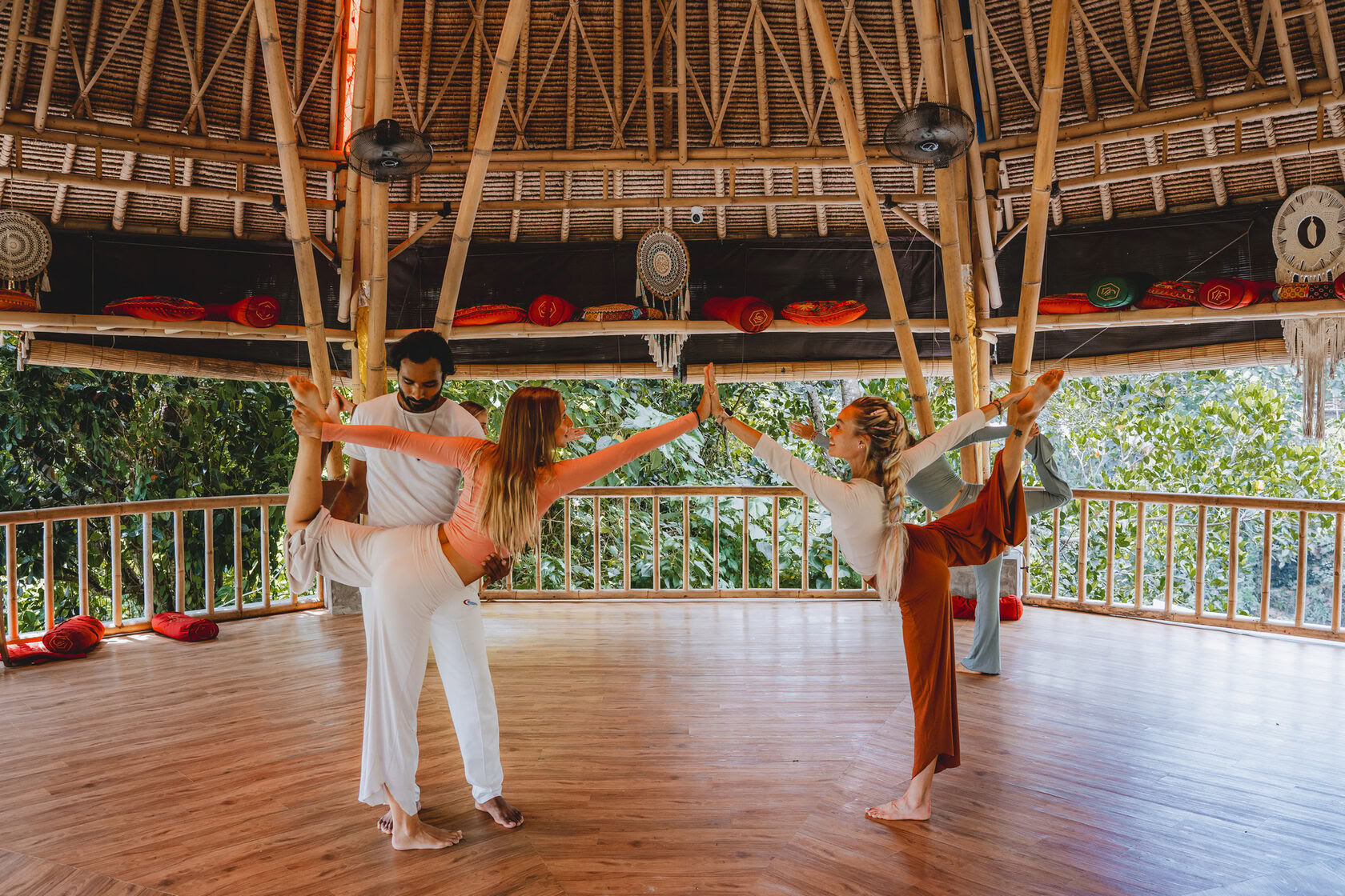 200hrs Formación de Profesores de Yoga en Bali, Amertham