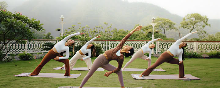 200 horas YTT en Rishikesh – 20 de agosto – 11 de septiembre de 2026