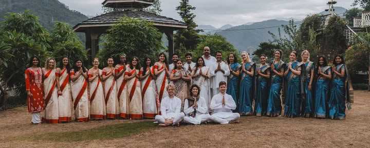 FORMACIÓN DE PROFESORES DE YOGA DE 300 HORAS EN RISHIKESH – 28 DE NOV. – 27 DE DIC. DE 2026