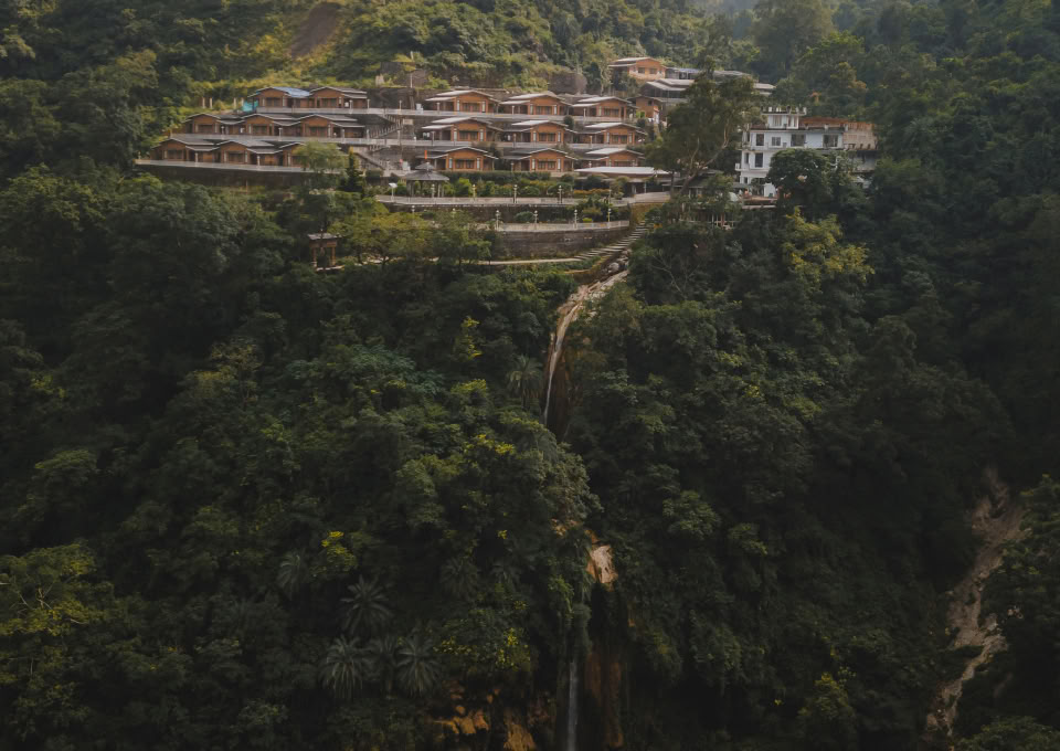 Formación de Profesores de Yoga de 300 horas en Rishikesh – 20 de enero – 18 de febrero de 2027