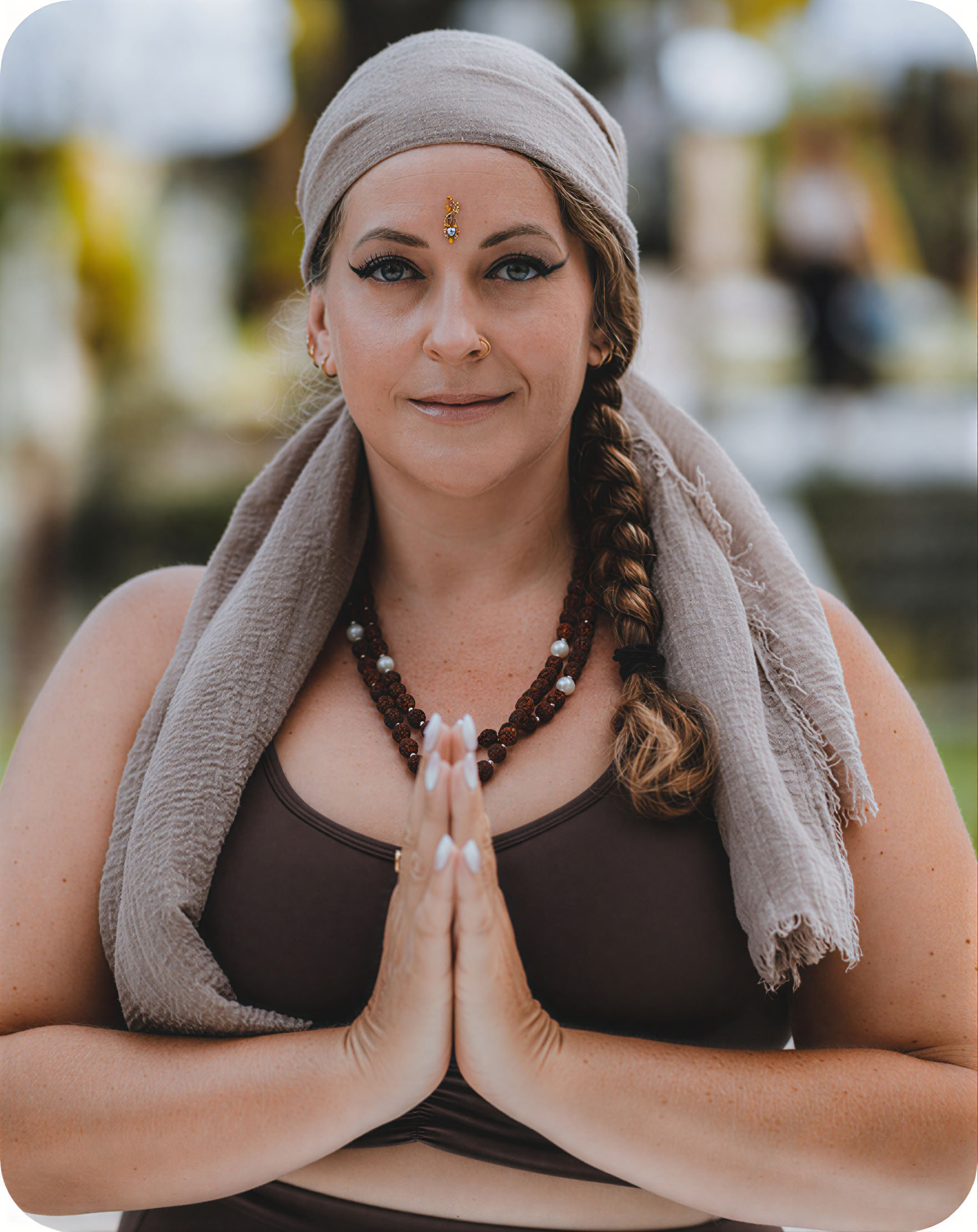 Formación de profesores de yoga híbrida de 200 horas/300 horas – 27 nov - 6 dic