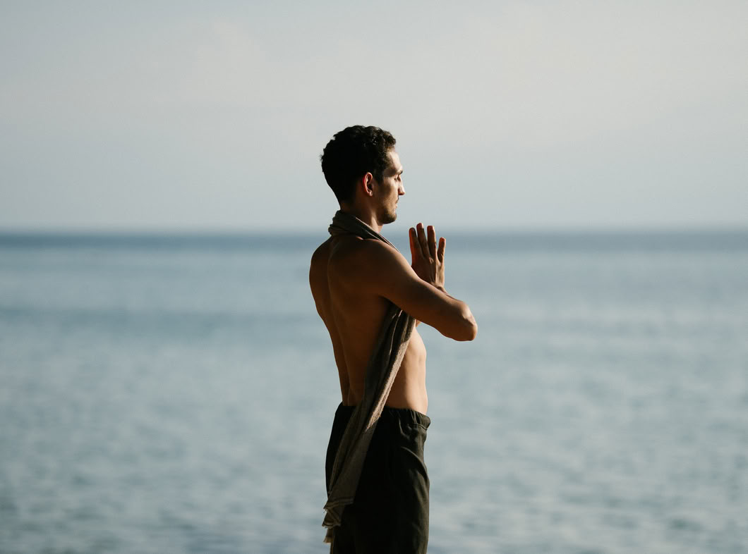 Entrenamiento híbrido de profesor de yoga de 200 horas/300 horas – 11 de agosto – 20 de agosto de 2026