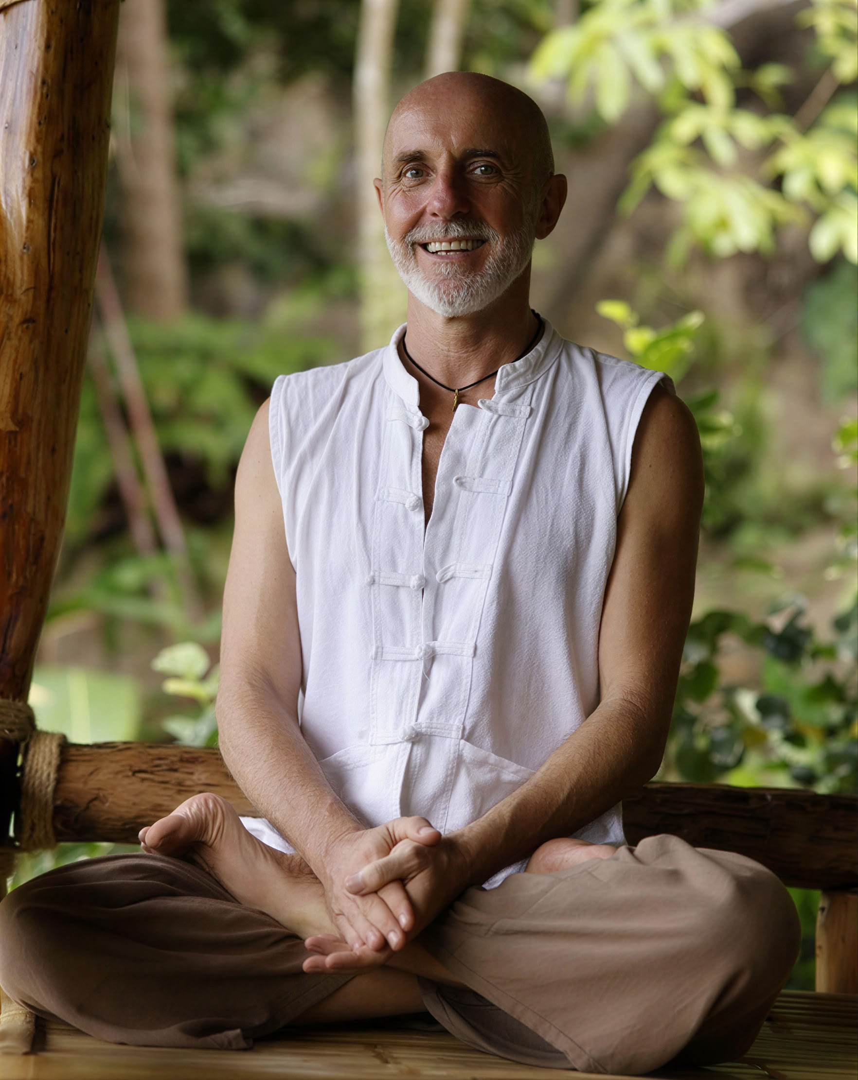 Formación híbrida de profesores de yoga de 200 horas / 300 horas – 16 de oct. – 25 de oct. de 2026