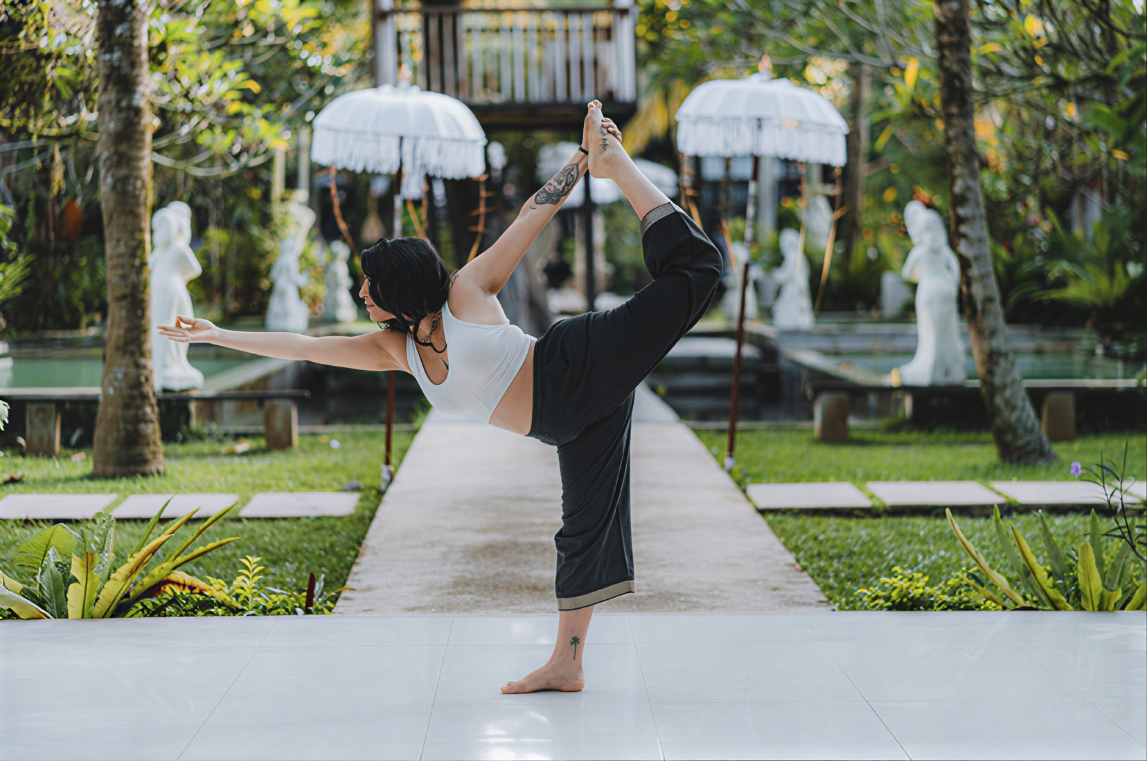 Formación de Profesores de Yoga de 300 horas – 24 de ago. – 19 de sept. de 2026