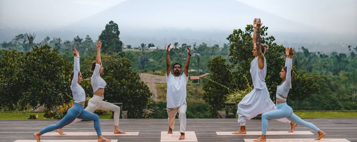Formación de Profesores de Yoga de 300 horas – 26 de oct. – 21 de nov. de 2026