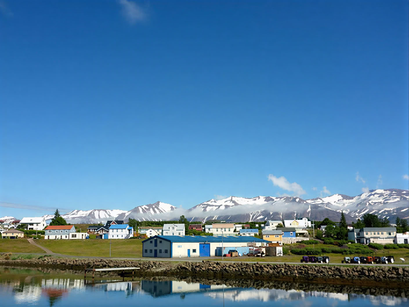 Yoga & Hiking Midnightsun Retiro en Islandia – Fechas 2025