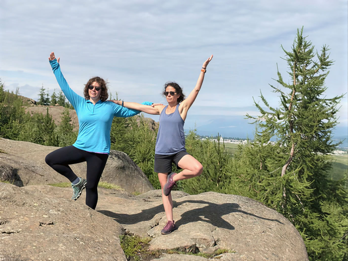 Yoga & Hiking Midnightsun Retiro en Islandia – Fechas 2025