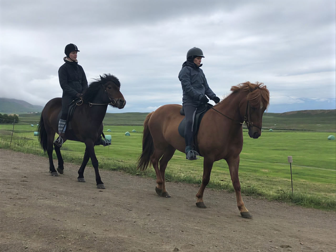 Yoga & Hiking Midnightsun Retiro en Islandia – Fechas 2025