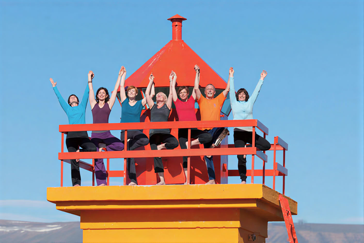 Yoga & Hike Retiro del Sol de Medianoche en Islandia – Fechas 2026
