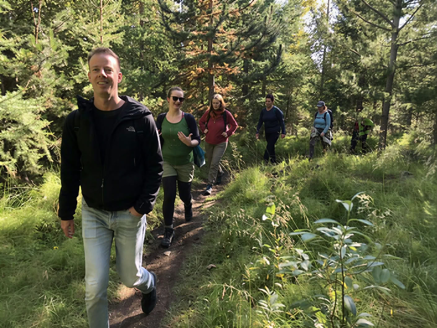 Yoga & Hike Retiro de Otoño Dorado Islandia – Fechas 2026