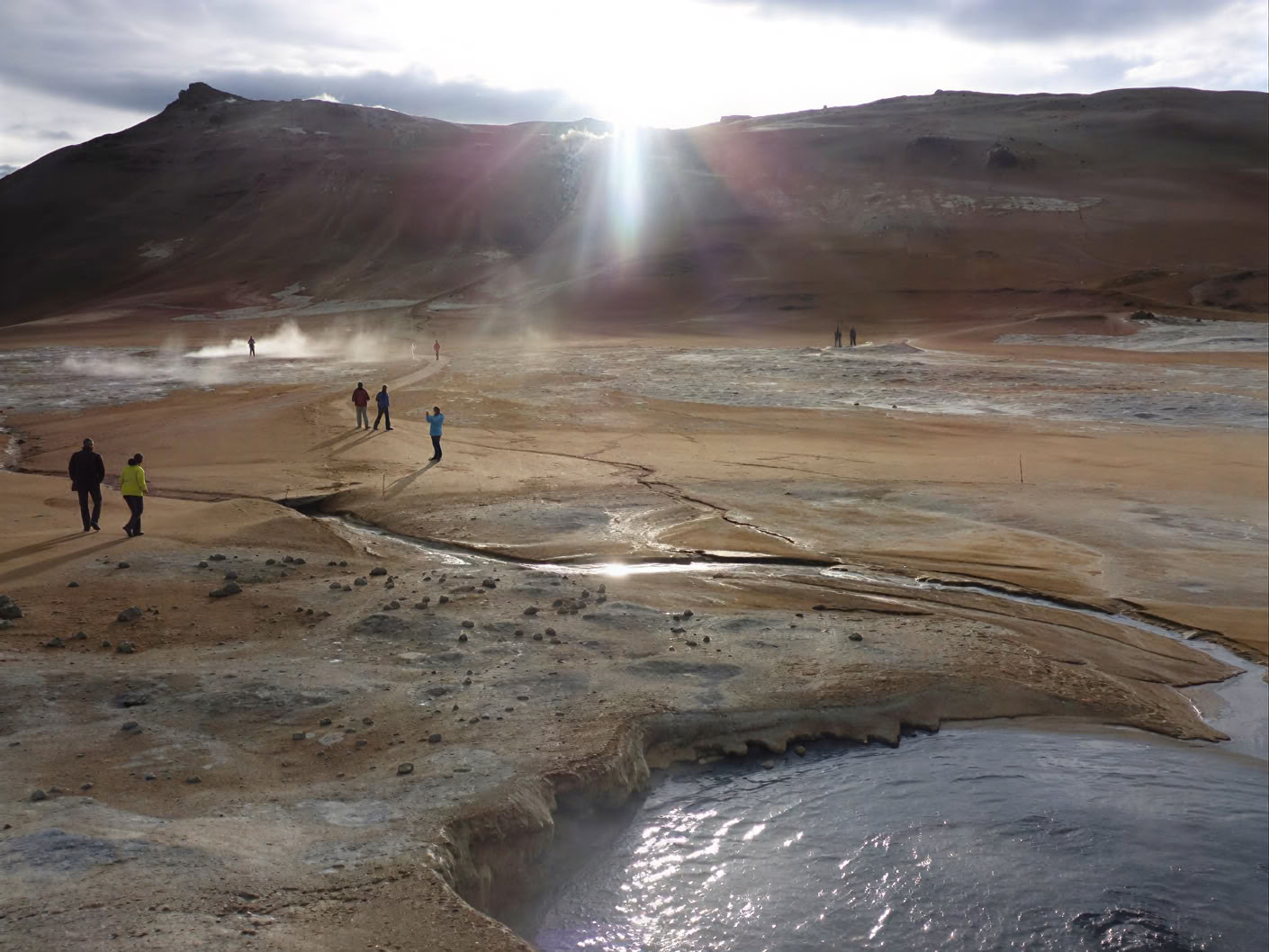 Yoga & Hike Retiro de Otoño Dorado Islandia – Fechas 2026