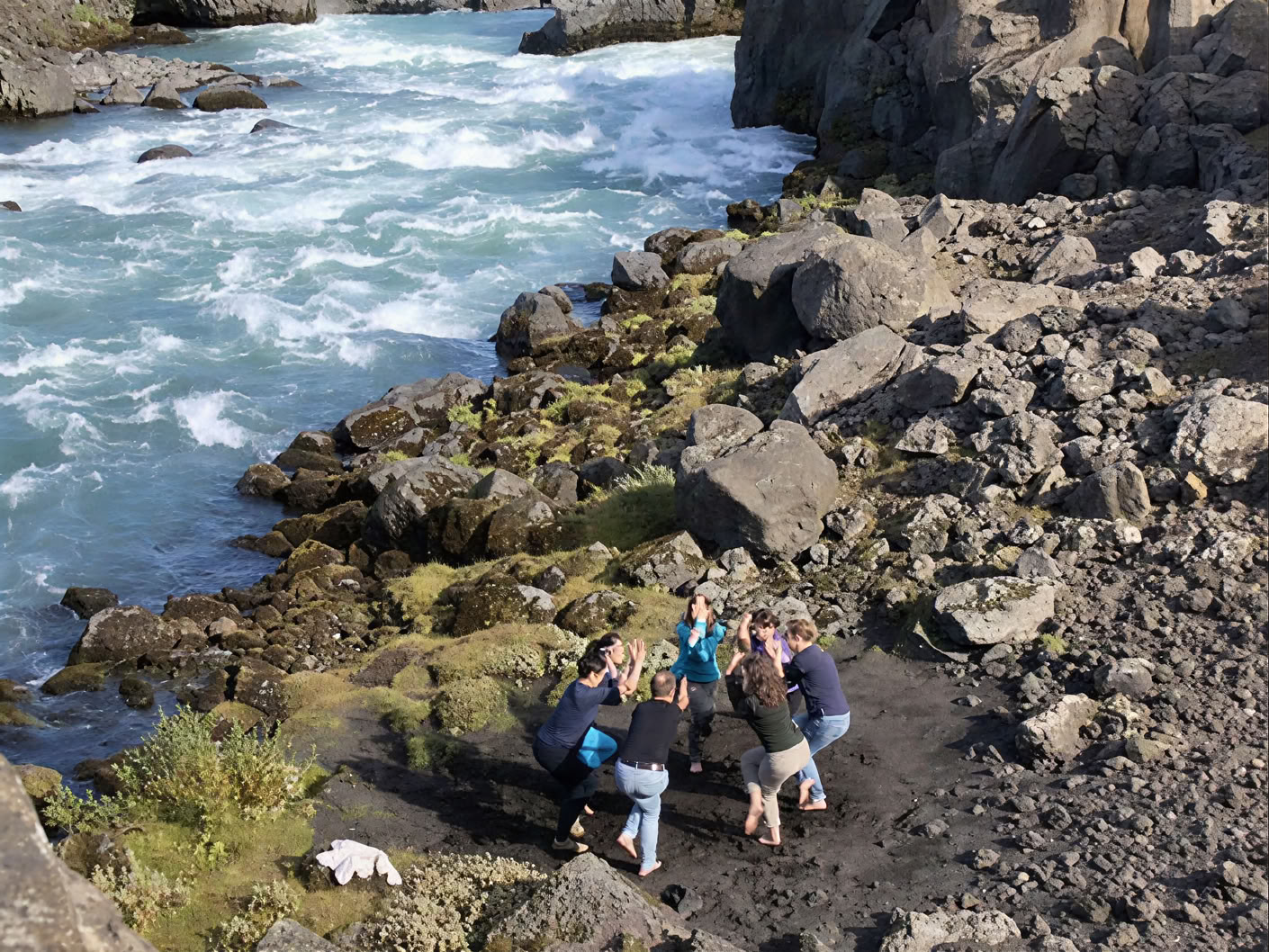 Yoga & Hike Retiro de Otoño Dorado Islandia – Fechas 2026