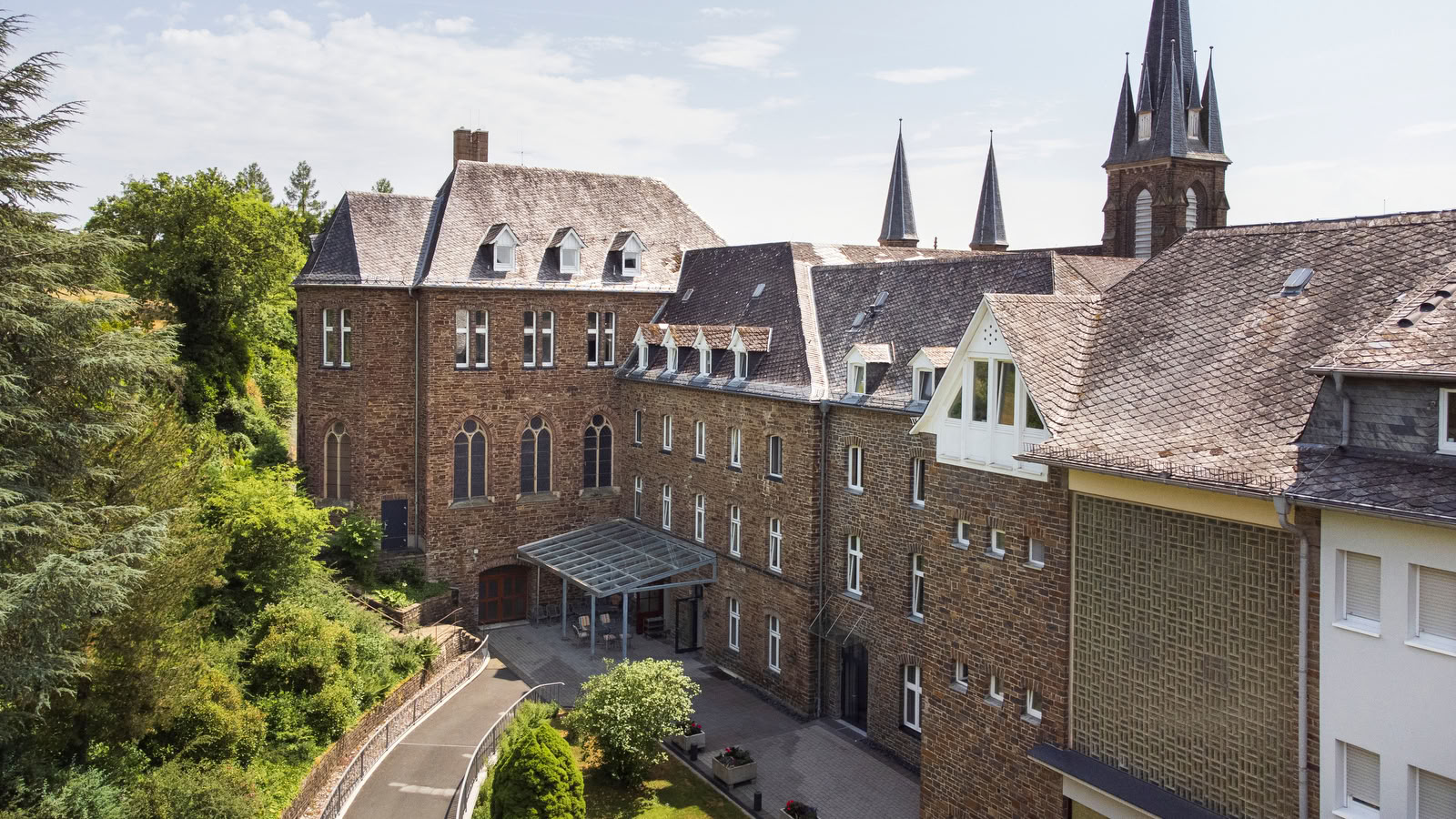 Yoga-Detox-Retiro with Hiking at Kloster Waldbreitbach
