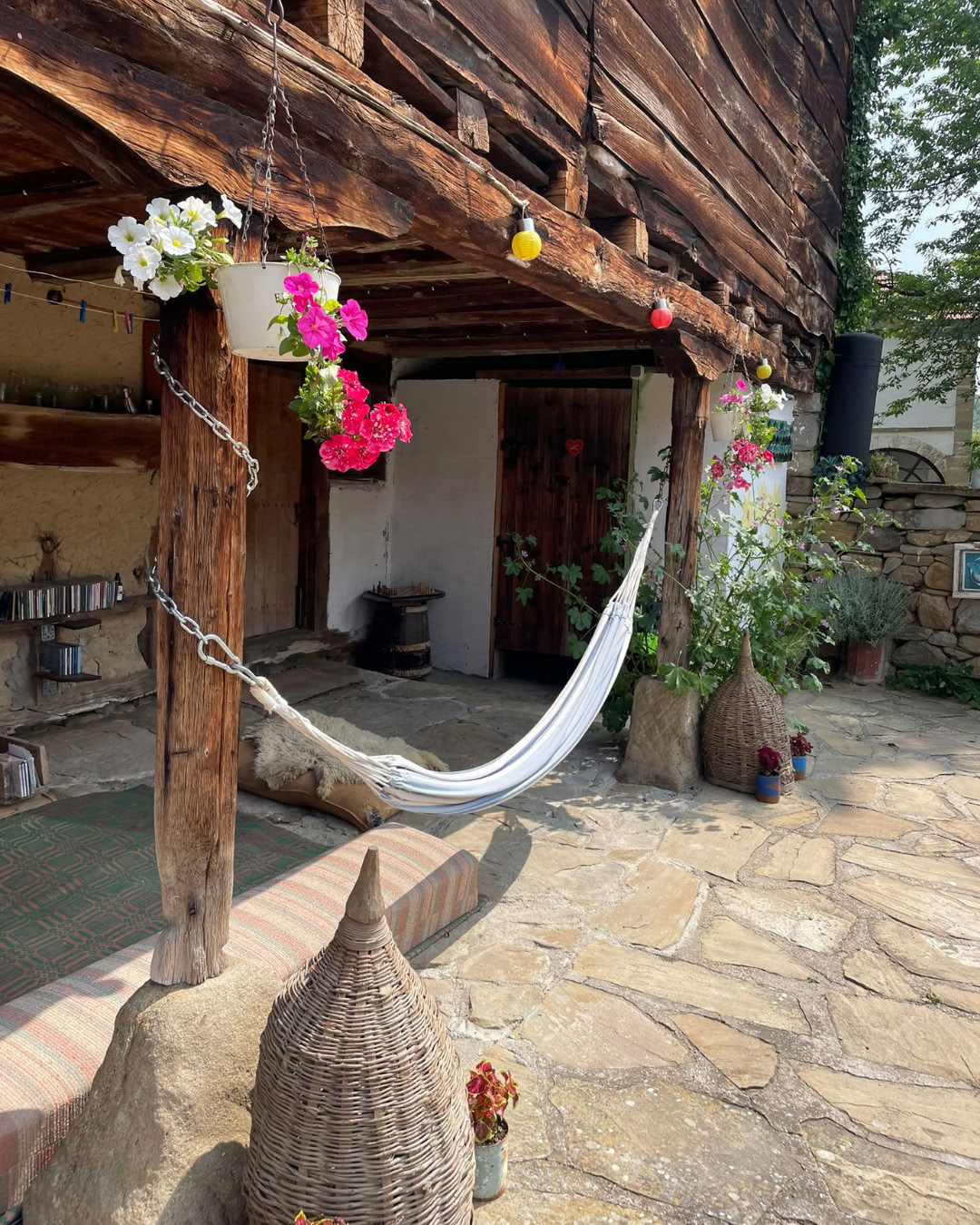 3 Días: Taller, Técnicas Avanzadas de Enlucido de Arcilla + Día de Llegada Land & Connect – Susurros de la Tierra, Tejiendo el Espíritu de la Tierra y Arcilla Viva: Parte 2
