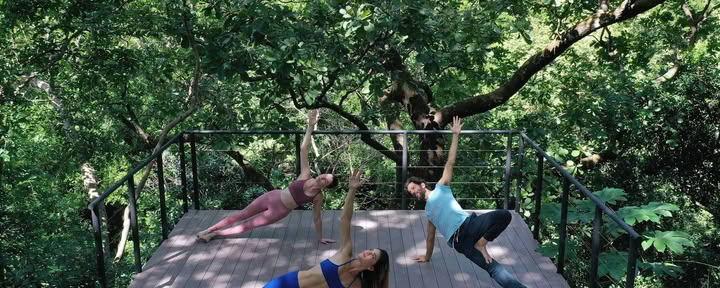 Yoga junto al Acantilado
