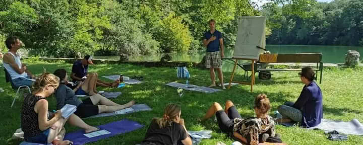 Yoga y meditación caminando