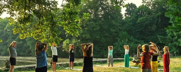 Yoga y meditación caminando
