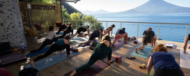 Mindful Movement Retiro / Madison Fruitman — Villa Sumaya