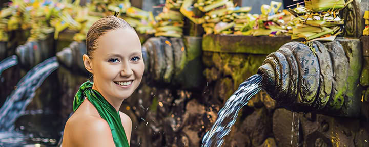 Tirta Empul Holy Water Spring Cleanse en Bali