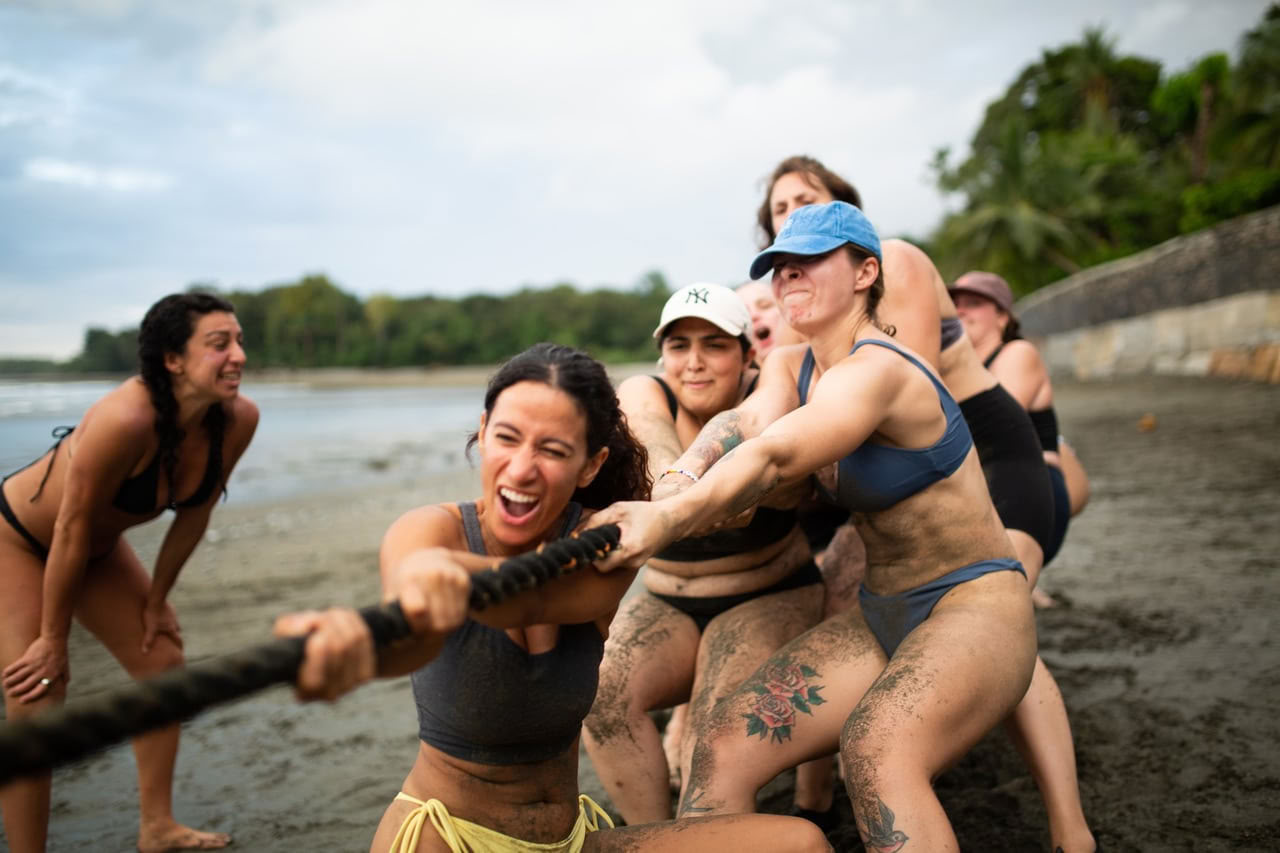 Salty Retreats: Surf, Sweat y Flow en Costa Rica