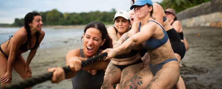 Salty Retreats: Surf, Sweat y Flow en Costa Rica