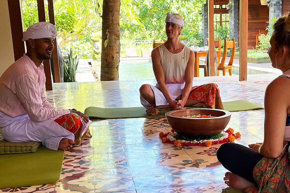 100 Hour Yoga Teacher Training en Bali, Indonesia – 1 st - 20 th Jan 2026