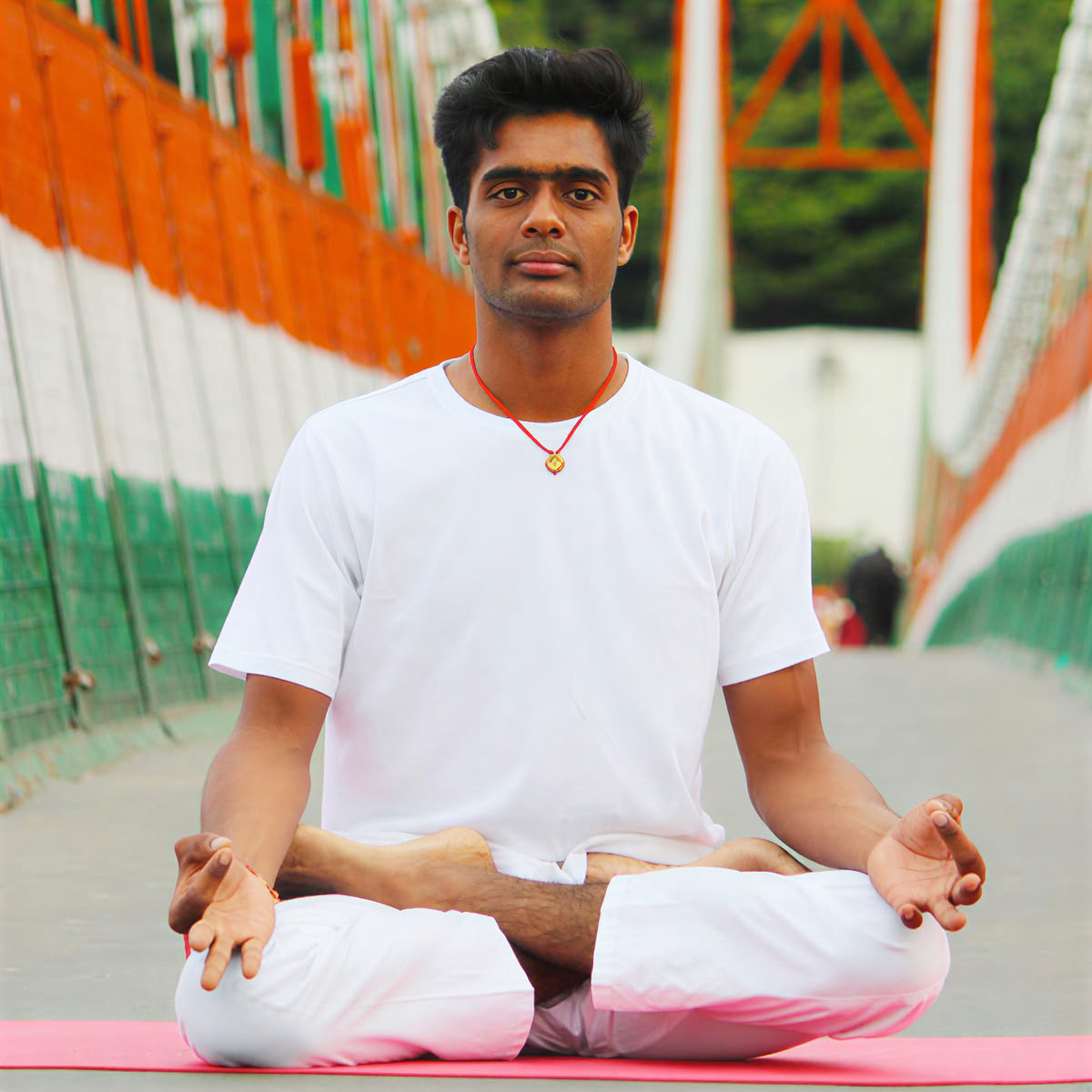 5 días de retiro de yoga feliz