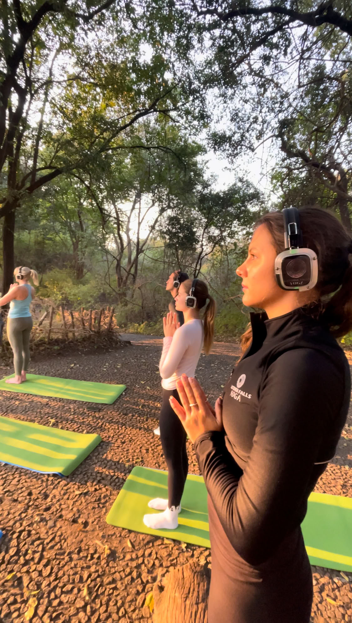 Yoga en The Falls