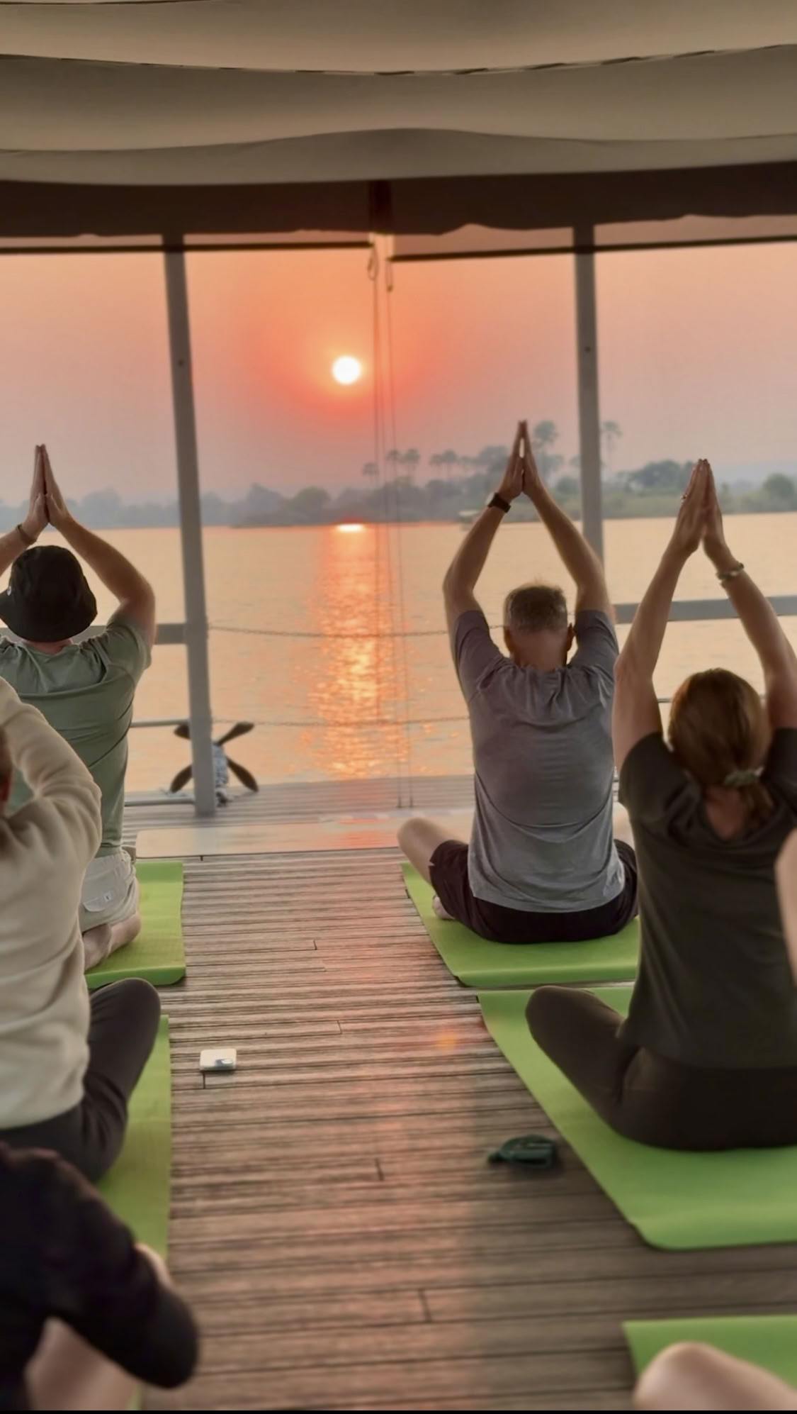 Yoga en The Falls