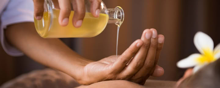 Masaje Tailandés y con Aceite de Espalda