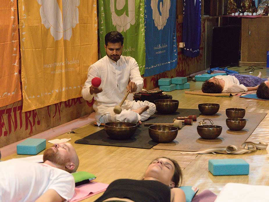 Formación de profesores de yoga de sanación con sonido en Rishikesh