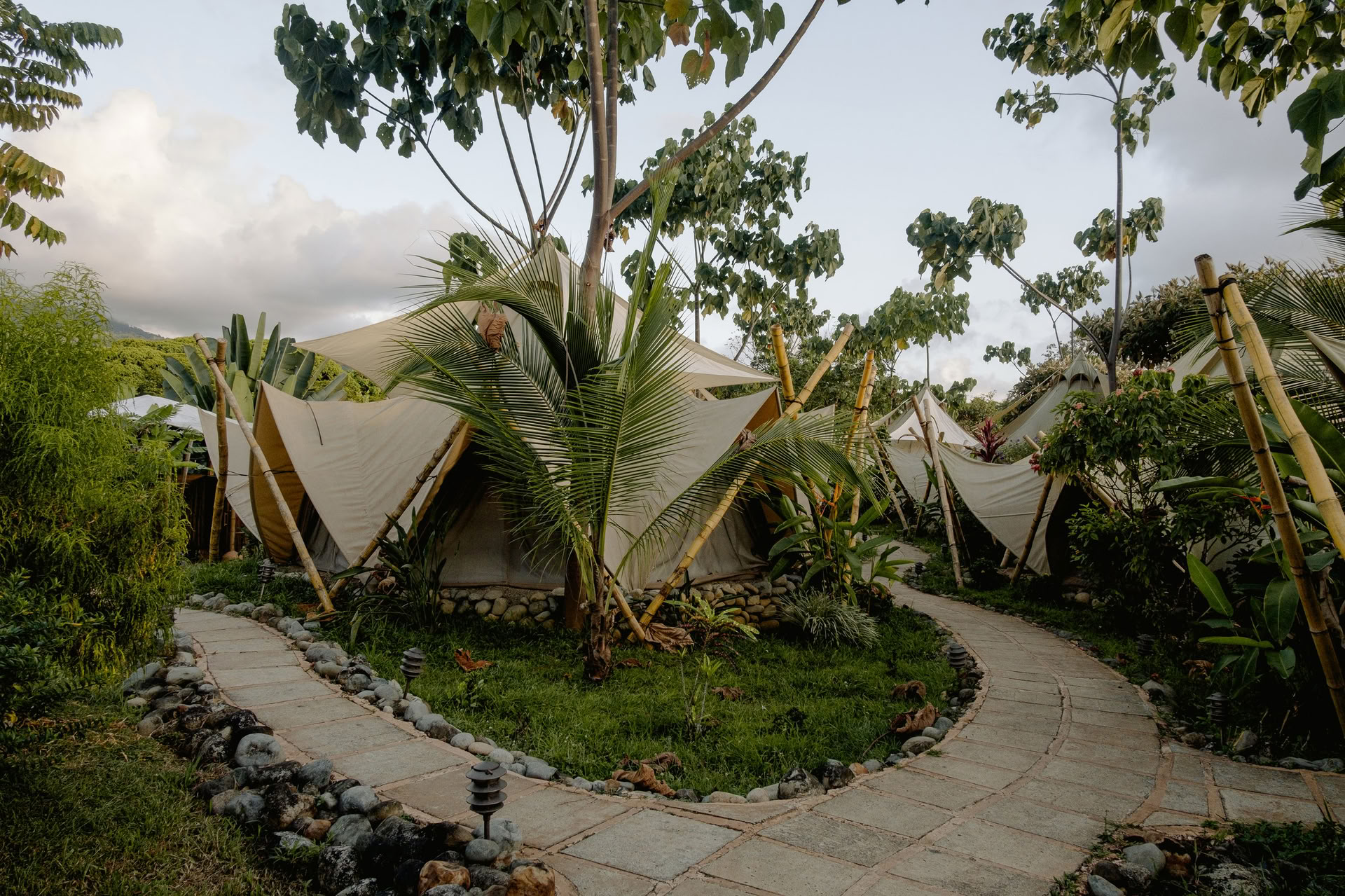 Unplugged Travels: Reinicio en grupo - Septiembre de 2026 — HOLOS