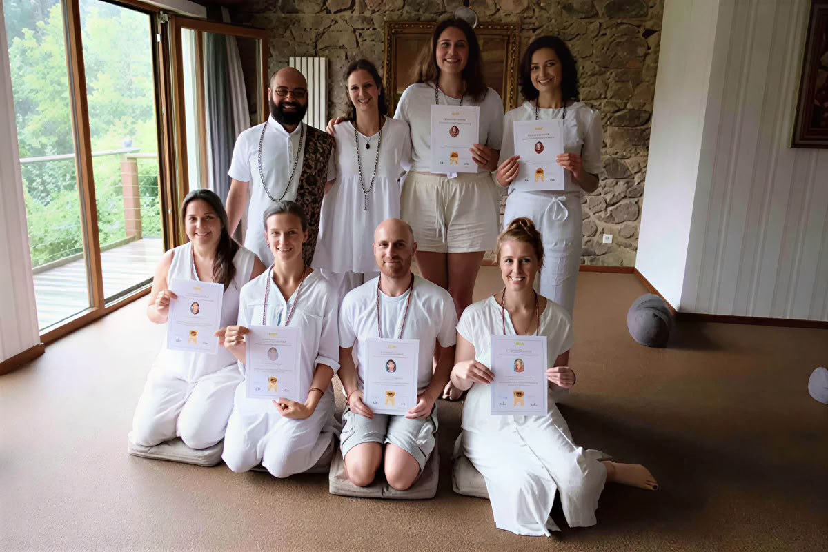 200 horas Formación de Profesores de Yoga Vancouver Canadá