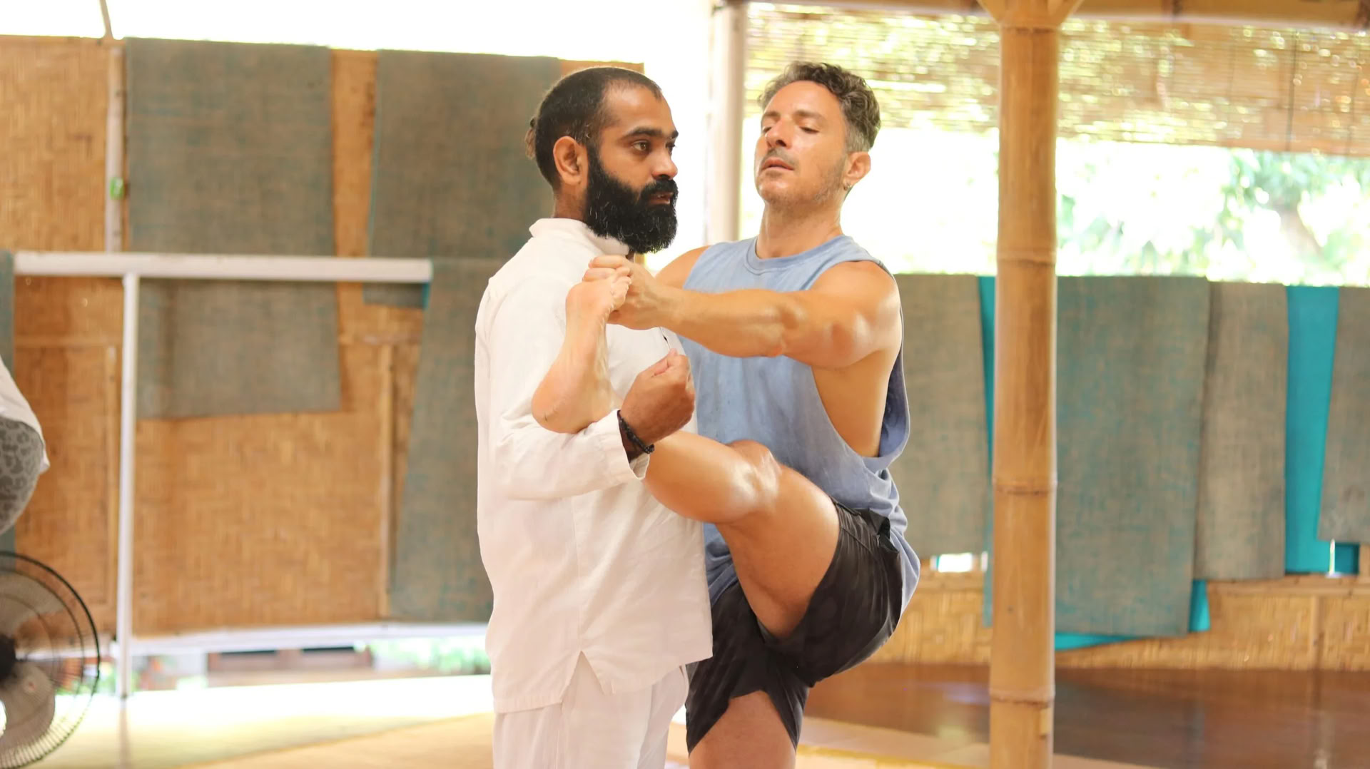 200 horas Formación de Profesores de Yoga Vancouver Canadá