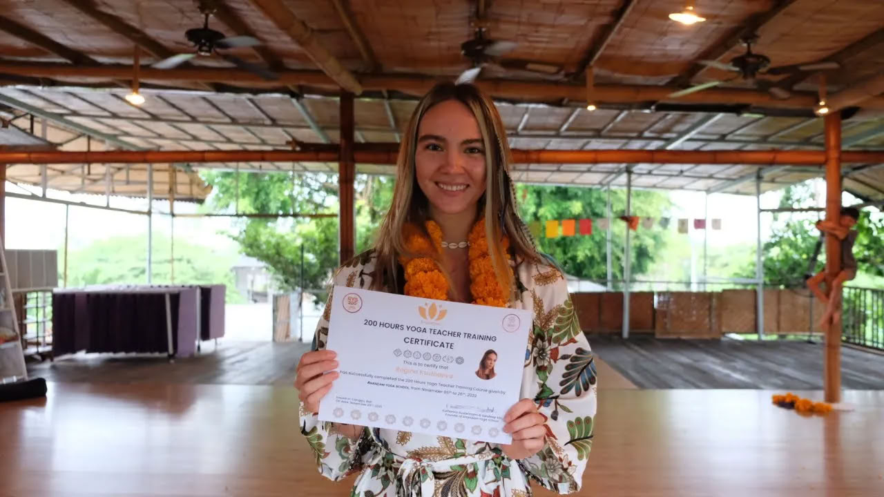 200 horas Formación de Profesores de Yoga Vancouver Canadá