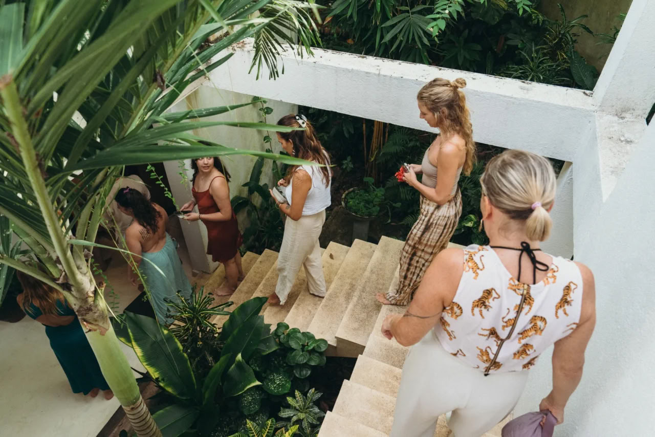 Synergy Vinyasa Yoga Retiro at Lanka Yoga